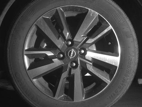 Used 2025 Nissan Versa SV FWD image 12