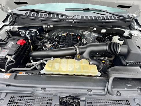 Used 2021 Ford Expedition Limited AWD/4WD image 9