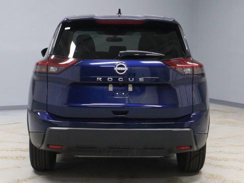 Certified 2025 Nissan Rogue SV image 9