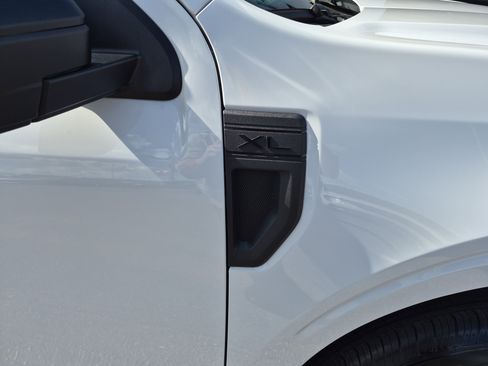 New 2025 Ford Maverick XL image 8