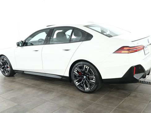 Used 2025 BMW i5 M60 w/ Premium Package AWD/4WD image 3