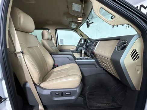 Used 2012 Ford F350 Lariat w/ Lariat Interior Pkg image 7