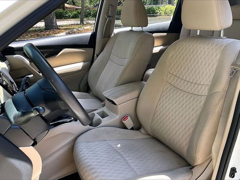 Used 2017 Nissan Rogue S w/ S Appearance Package image 18