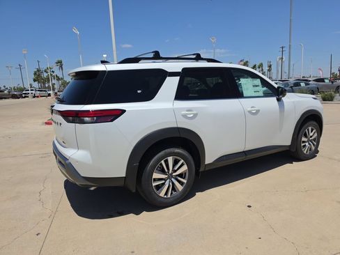 New 2026 Nissan Pathfinder SL FWD image 7