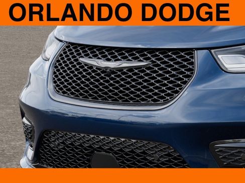 New 2025 Chrysler Pacifica Premium image 11