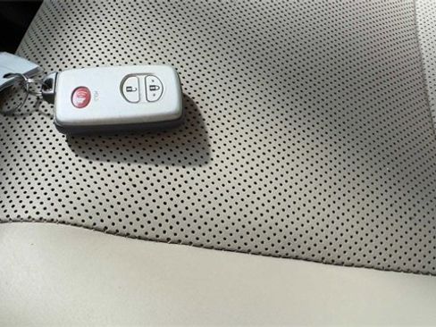 Used 2015 Toyota 4Runner Limited image 31