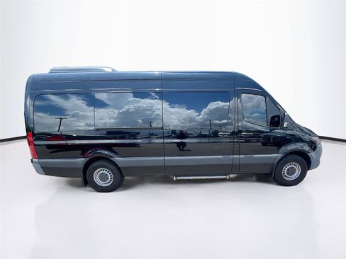 Used 2022 Mercedes-Benz Sprinter 2500 image 5