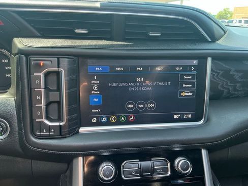 Used 2021 GMC Yukon XL Denali AWD/4WD image 29