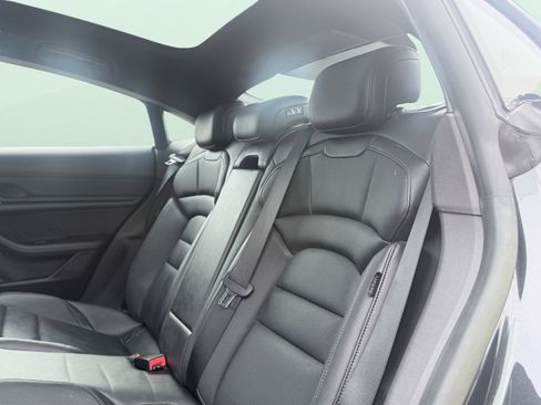 Used 2023 Porsche Taycan image 17