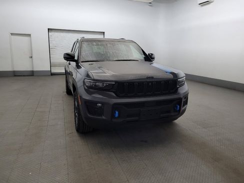 Used 2022 Jeep Grand Cherokee Trailhawk AWD/4WD image 14