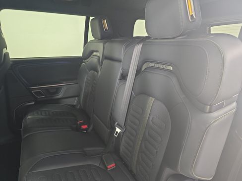 Used 2024 Rivian R1S Adventure AWD/4WD image 21