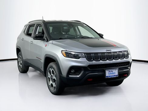 Used 2022 Jeep Compass Trailhawk AWD/4WD image 3