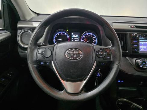 Used 2017 Toyota RAV4 LE AWD/4WD image 16