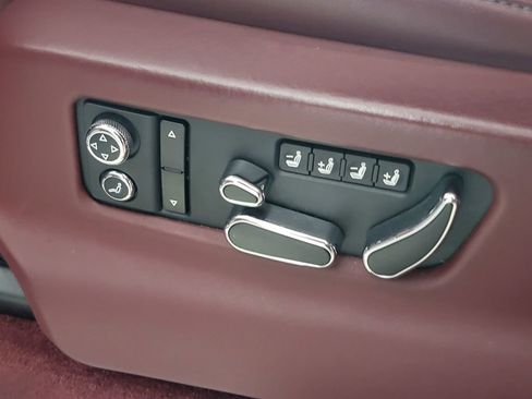 Used 2020 Bentley Bentayga image 15