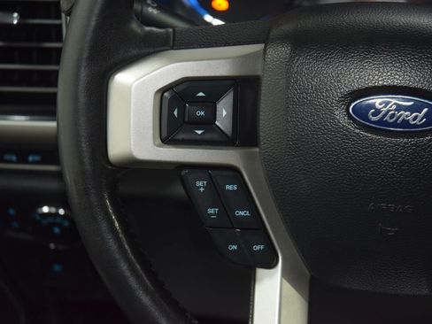 Used 2022 Ford F250 Lariat w/ Black Appearance Package AWD/4WD image 44