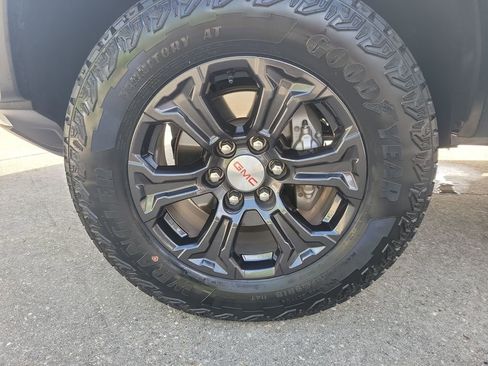 Used 2023 GMC Canyon Elevation w/ Elevation Premium Package AWD/4WD image 33