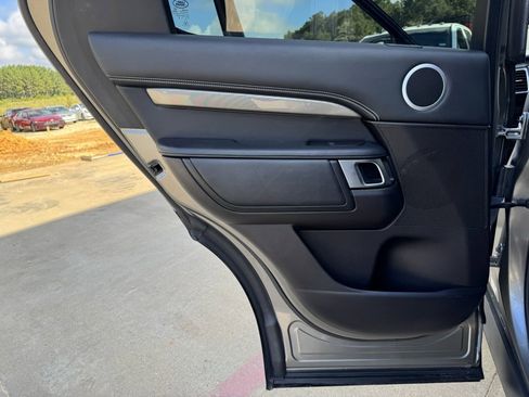 Used 2019 Land Rover Discovery HSE Luxury image 26