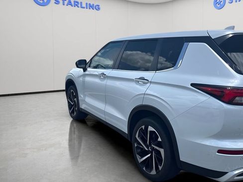 Used 2024 Mitsubishi Outlander SE FWD image 3