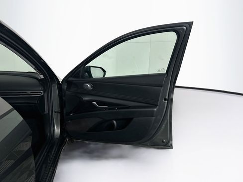 Used 2025 Hyundai Elantra Limited FWD image 33