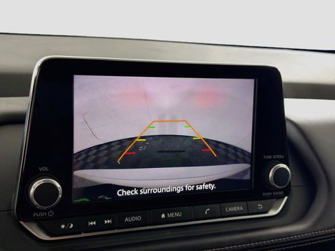 Used 2025 Nissan Rogue SV FWD image 22