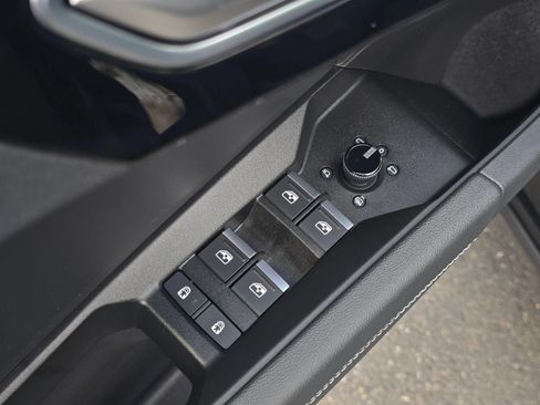 Used 2023 Audi Q4 e-tron Premium Plus w/ Premium Plus RWD image 36