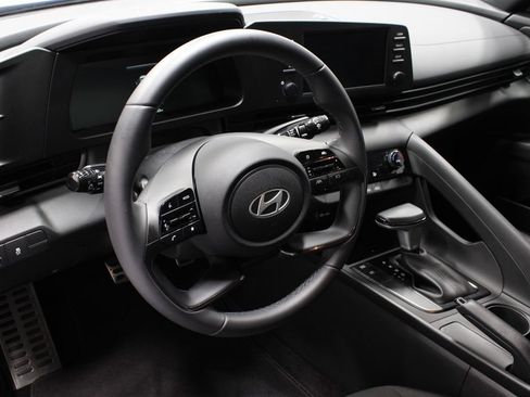Used 2025 Hyundai Elantra Sport FWD image 24