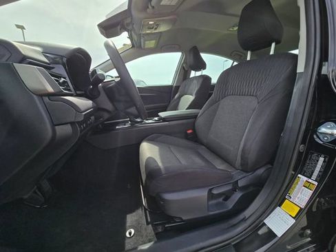 Used 2025 Toyota Camry LE FWD image 18
