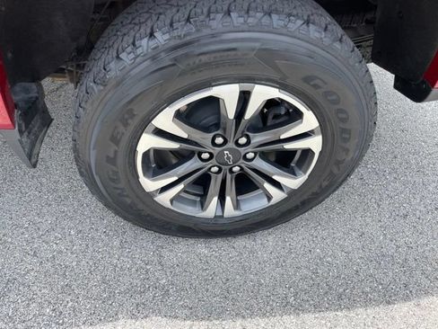 Used 2021 Chevrolet Colorado Z71 AWD/4WD image 19