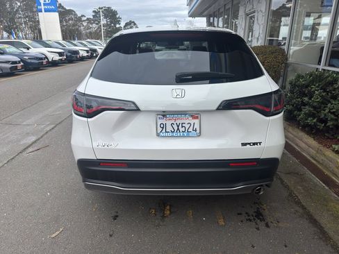 Used 2024 Honda HR-V Sport image 11