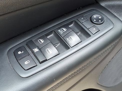 Used 2020 Jeep Grand Cherokee Limited w/ Luxury Group II AWD/4WD image 20