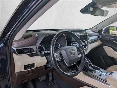 Used 2021 Toyota Highlander Platinum AWD/4WD image 9