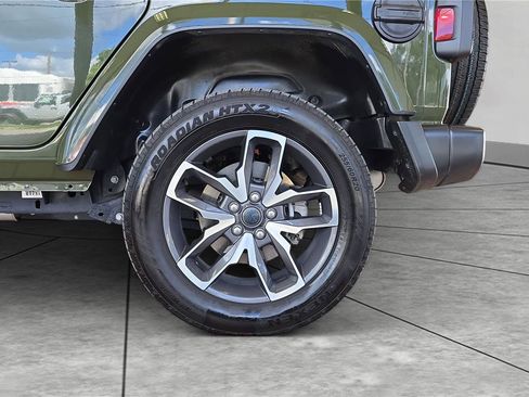 Used 2024 Jeep Wrangler Unlimited AWD/4WD image 45