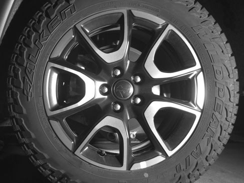 Used 2025 Jeep Compass Trailhawk AWD/4WD image 17