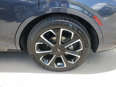 Used 2024 Lincoln Nautilus Reserve w/ Equipment Group 203A AWD/4WD image 6