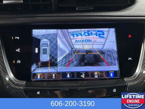 Used 2024 Cadillac XT6 Sport w/ Technology Package image 28