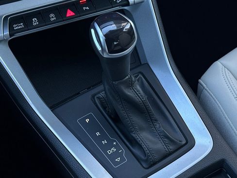 Used 2023 Audi Q3 2.0T Premium w/ Convenience Package image 21