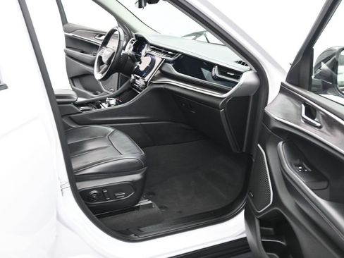 Used 2022 Jeep Grand Cherokee L Limited w/ Luxury Tech Group II image 13