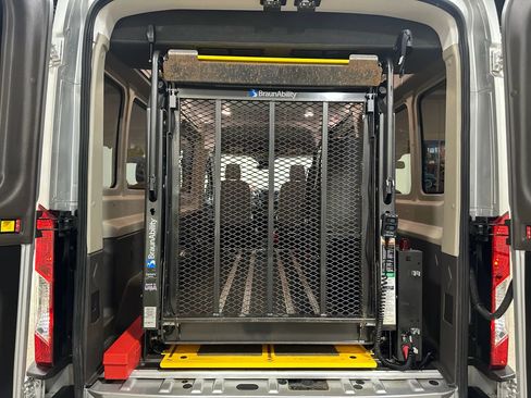 Used 2019 Ford Transit 250 148 Medium Roof image 25