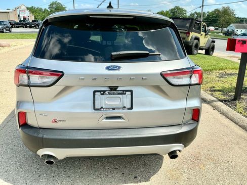 Used 2022 Ford Escape SE w/ Convenience Package FWD image 6