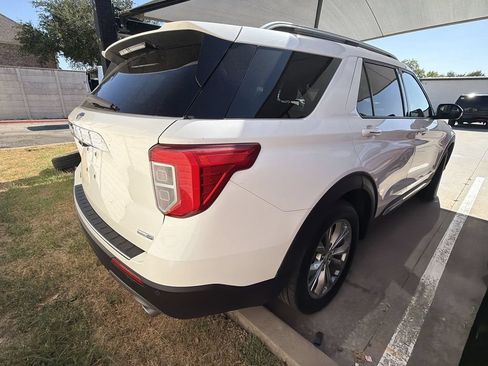 Used 2020 Ford Explorer Limited AWD/4WD image 3