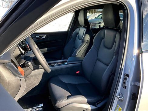 Certified 2023 Volvo XC60 B5 Plus w/ Climate Package AWD/4WD image 9