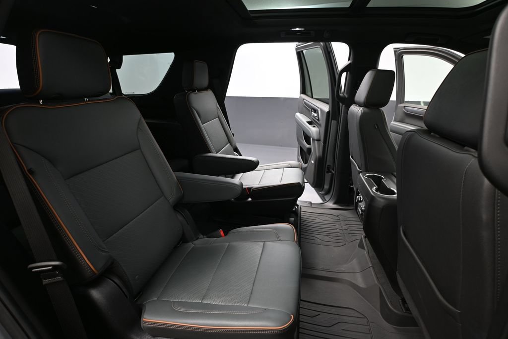 Used 2025 GMC Yukon AT4 AWD/4WD image 45