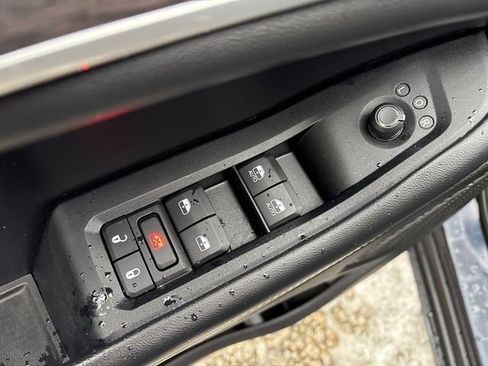 Used 2024 Jeep Grand Cherokee L Limited image 25