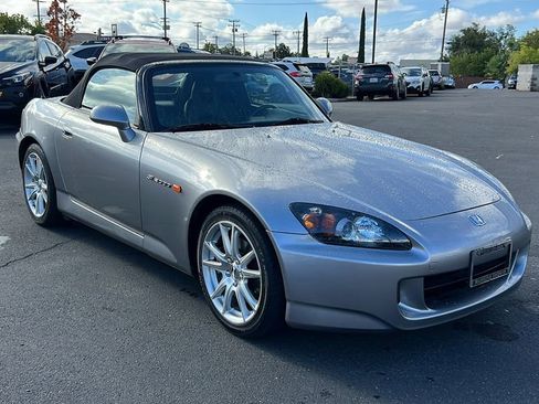 Used 2005 Honda S2000 image 2