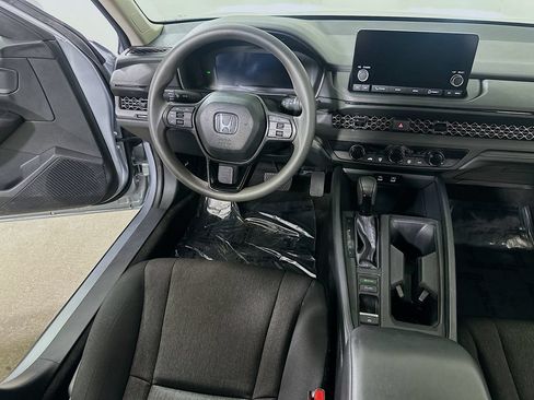 Used 2025 Honda Accord LX image 17