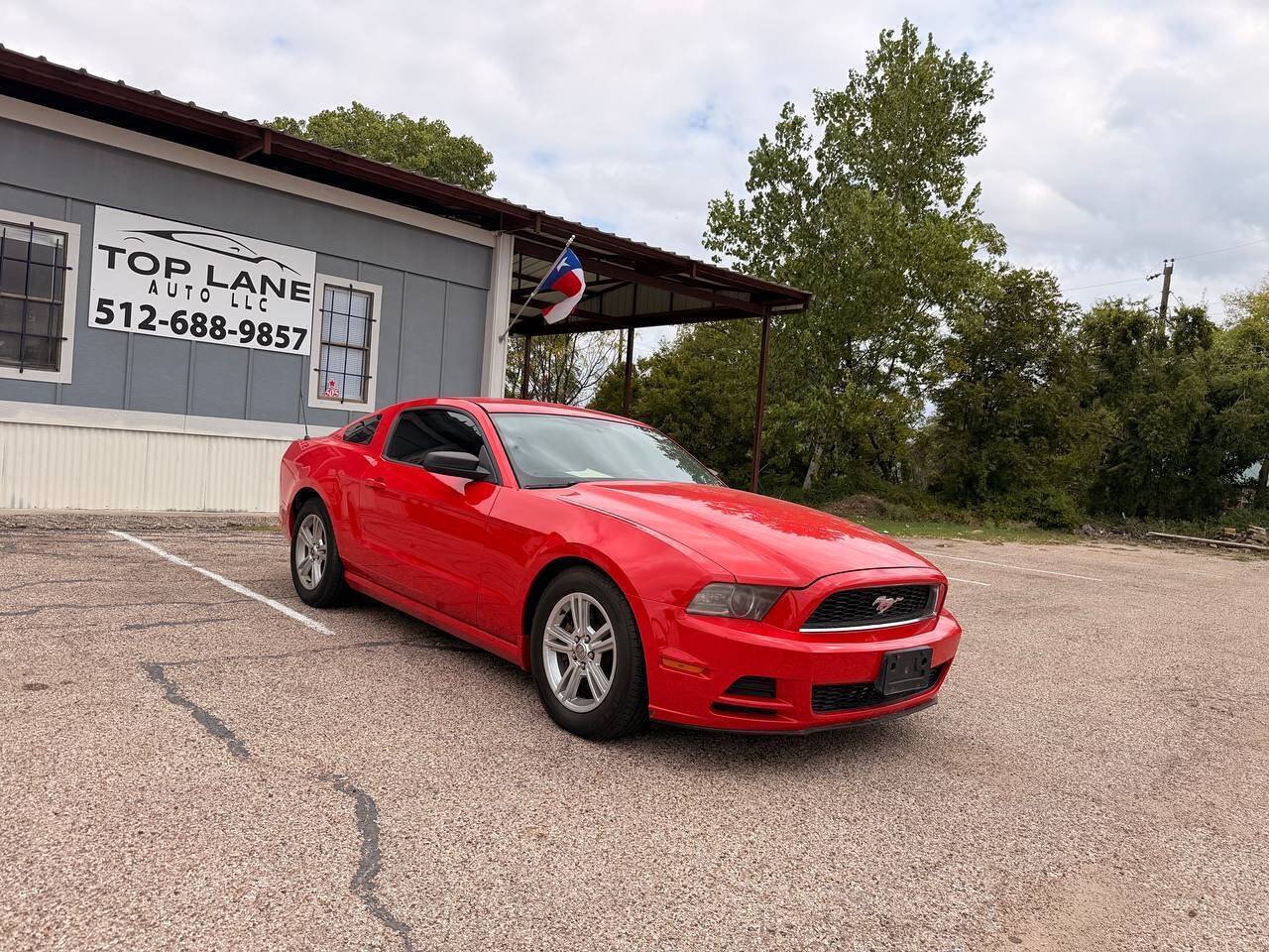 Used 2014 Ford Mustang Coupe RWD image 4