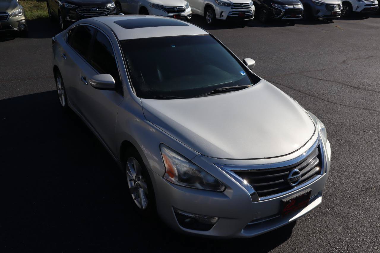 Used 2015 Nissan Altima 2.5 SL w/ Moonroof Package FWD image 12