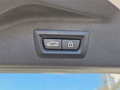 Certified 2023 BMW X7 xDrive40i w/ Premium Package image 9