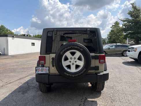 Used 2018 Jeep Wrangler Unlimited Sport S AWD/4WD image 6