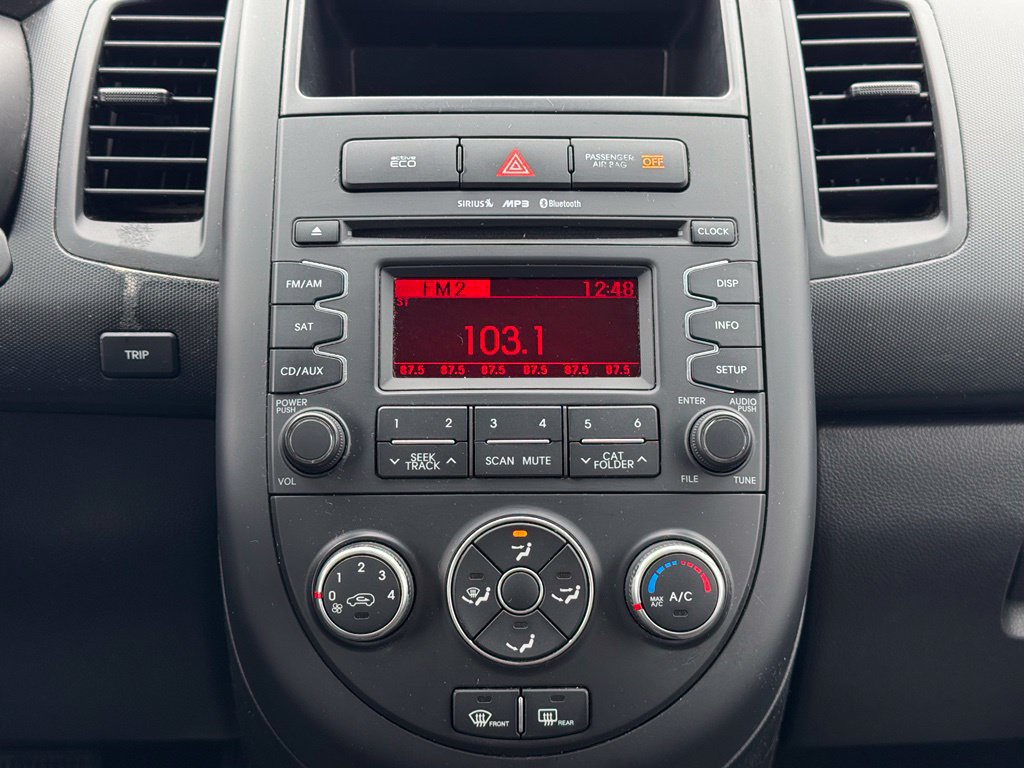 Used 2013 Kia Soul FWD image 3